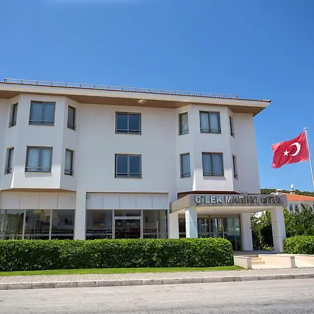 çilek Marina Çeşme